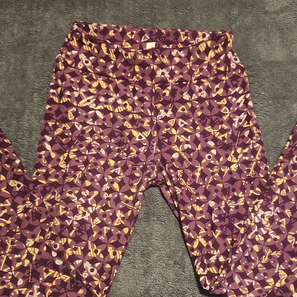 Women's Lularoe Purple Patterned leggings